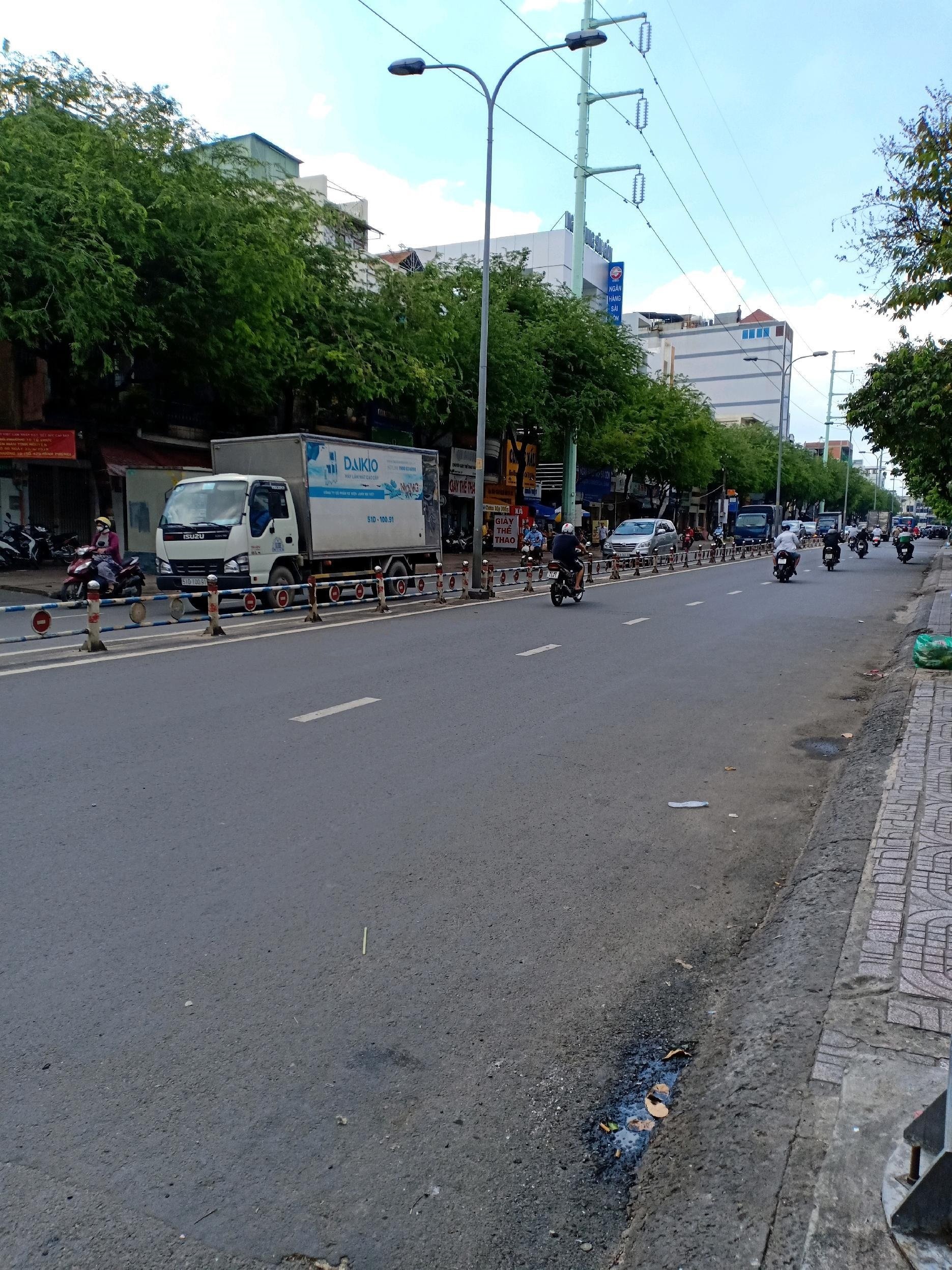 HÀNG MỚI VỀ 16 TỶ - MẶT TIỀN KD MINH PHỤNG, QUẬN 11 [4m x 14m – 3 TẦNG] (MT 1042)