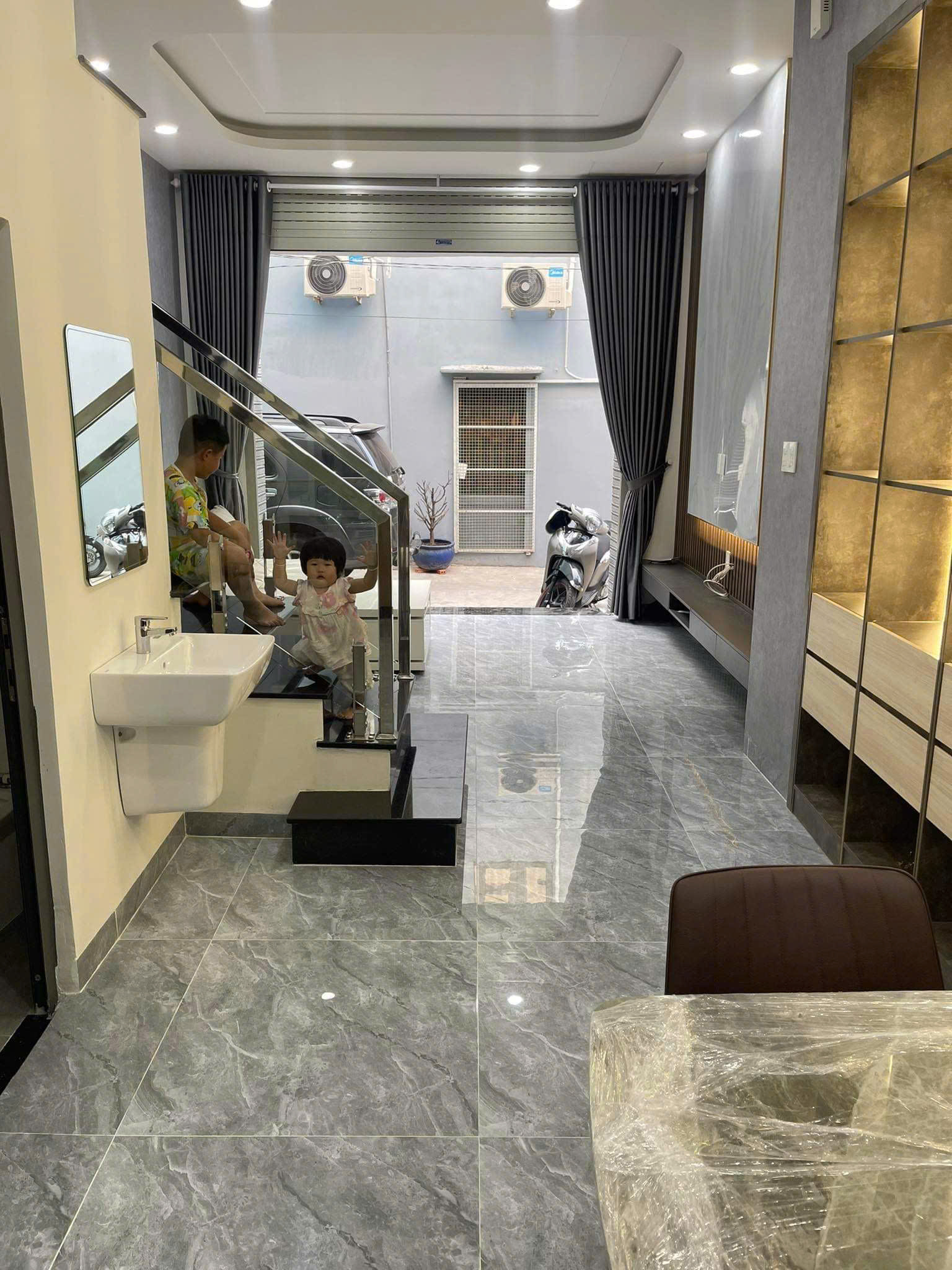 5.7 TỶ ! NHÀ ĐẸP BTCT 4 TẦNG – GẦN MT Đường NGUYỄN VĂN VỊNH, Tân Phú – DT (37m²) (MT 3123)