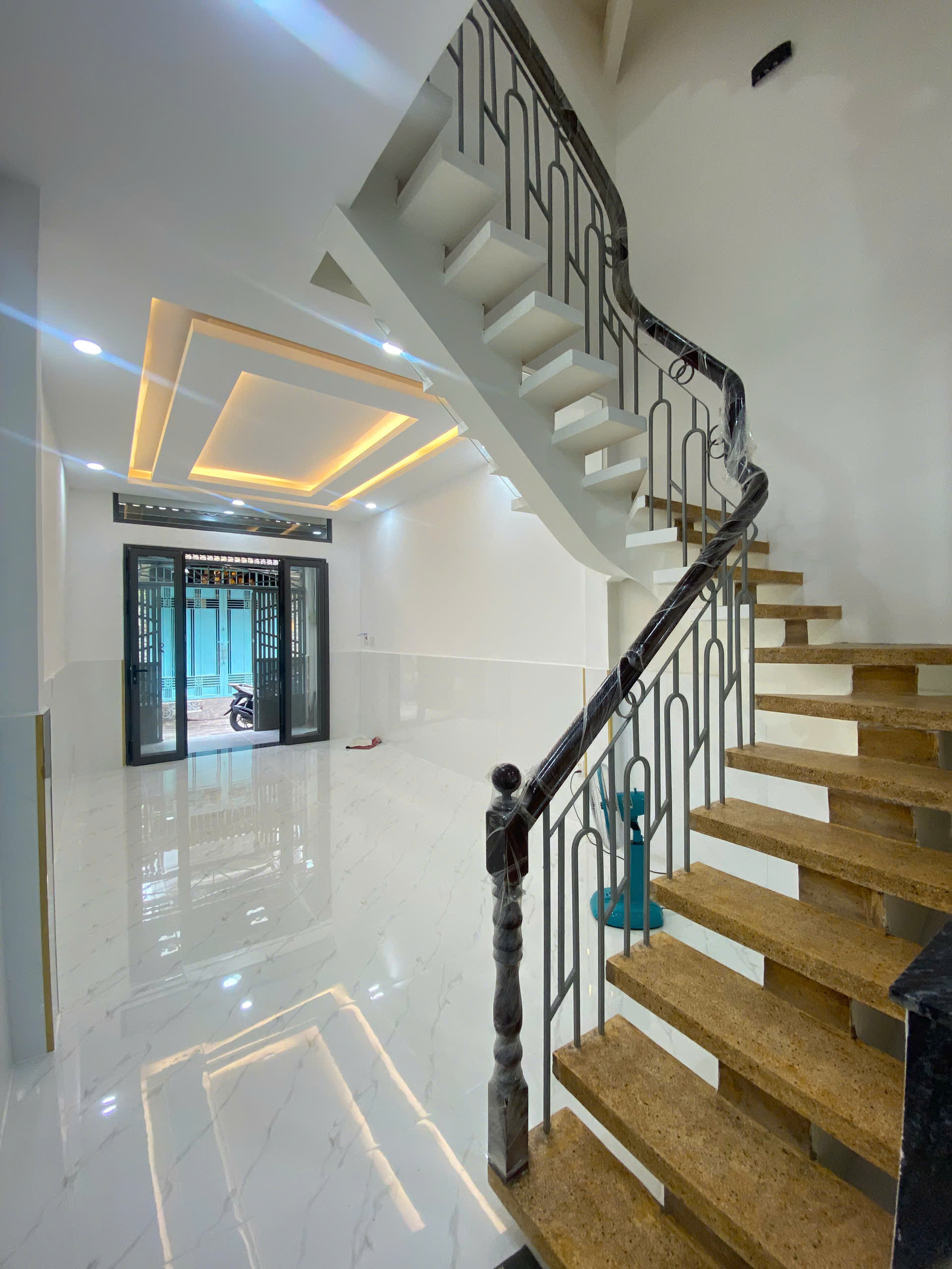 6.8 TỶ ! NHÀ ĐẸP Ở LIỀN_ HẺM ĐƯỜNG LÃNH BINH THĂNG, Q.11 – DT Nở Hậu (3.5x13m) (MT 3142)