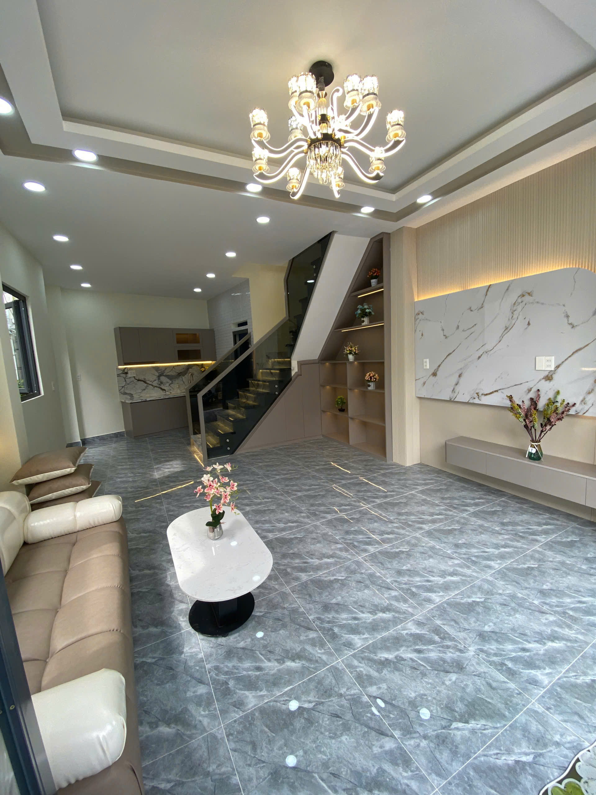 5.75 TỶ ! NHÀ ĐẸP_HXH Gần CHỢ PHÚ LÂM, Quận 6 – DT (4.6x9m) – XE HƠI CHẠY TỚI TRƯỚC NHÀ (MT 3175)