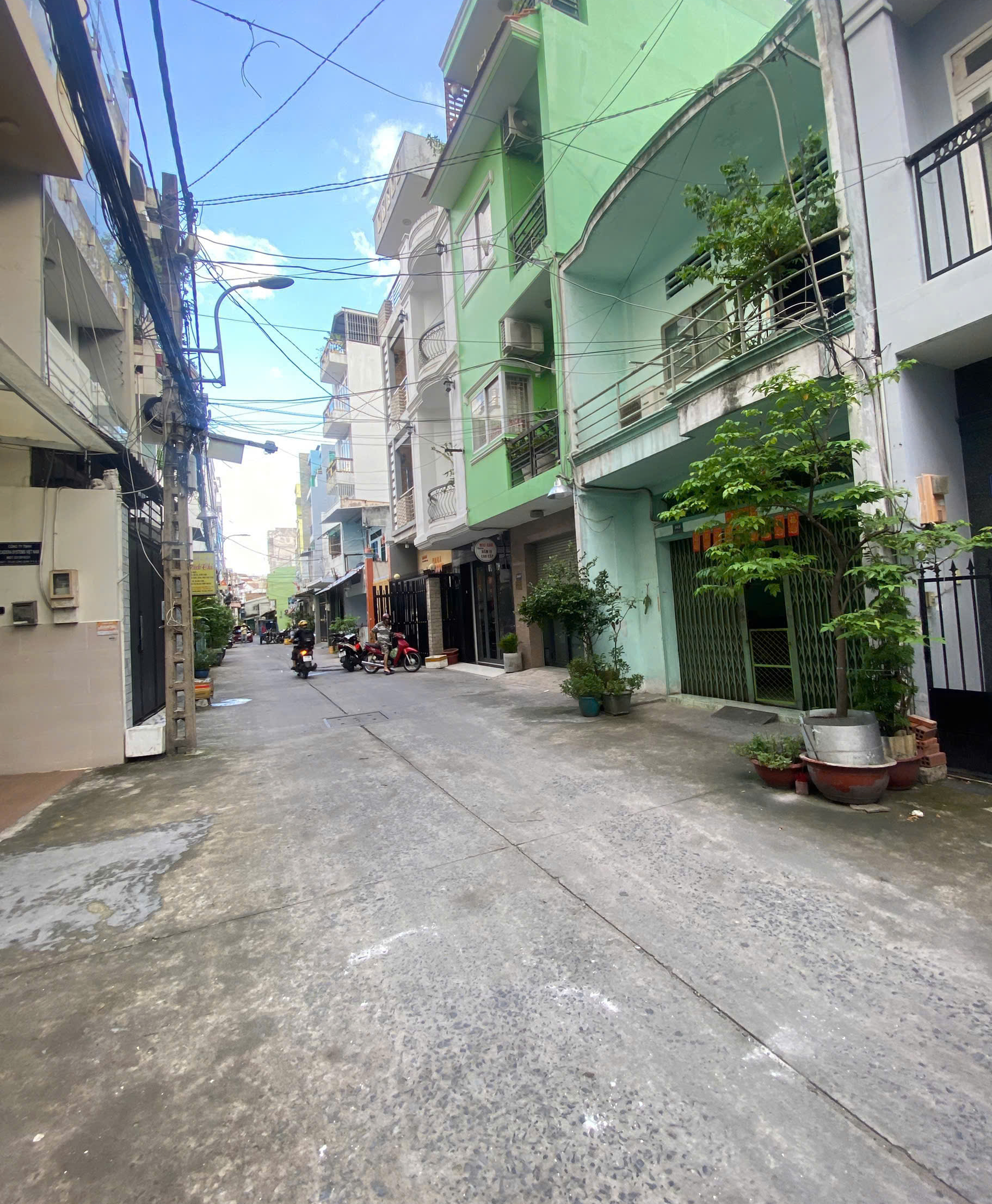 9.8 TỶ ! MTNB 8M_NGAY TRUNG TÂM QUẬN 11_DT Vuông Vức (4.4mx17.5m_77m²) (MT 3194)